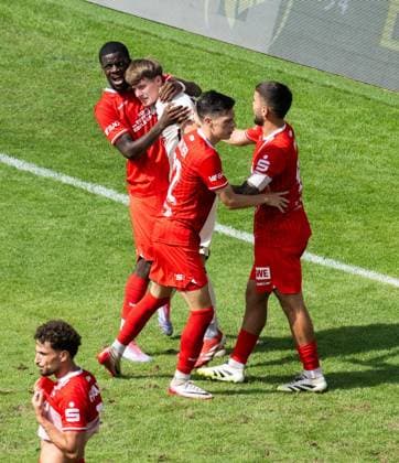 FUSSBALL - REGIONALLIGA SAISON 2026-2027 NORDOST 4. SPIELTAG JENA - ERFURT ** NUR FÜR REDAKTIONELLE ZWECKE ** EDITORIAL USE ONLY **<p>09 08 2026-Jena: Fussball Regionalliga Nordost Saison 2026 20227 Ernst-Abbe-Sportfeld 4. Spieltag FC Carl Zeiss Jena - FC Rot Weiss Erfurt im Foto: Jubel bei Torhüter Jaden Rodtnick 20 (FC Rot‘Weiß Erfurt) nach der Parade vom Schuss von Elias Löder 18 (FC Carl Zeiss Jena) ( Deutschland Thueringen Jena Copyright: SaschaxFromm *** SOCCER REGIONAL LEAGUE SEASON 2026–2027 NORTHEAST MATCHDAY 4 JENA VS. ERFURT ** FOR EDITORIAL PURPOSES ONLY ** EDITORIAL USE ONLY ** p August 9, 2026 Jena Soccer Regional League Northeast Season 2026–2027 Ernst Abbe Sports Field Matchday 4 FC Carl Zeiss Jena vs. FC Rot-Weiss Erfurt In the photo: Goalkeeper Jaden Rodtnick celebrates after a save 20 FC Rot’Weiß Erfurt after saving a shot by Elias Löder (No. 18, FC Carl Zeiss Jena) Germany Thuringia Jena Copyright SaschaxFromm Copyright: SaschaxFromm doc8733urt9eyg1kz668pk4 ,EDITORIAL USE ONLY