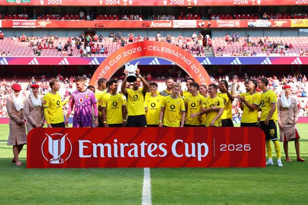 Felix Nmecha of Borussia Dortmund lifts the Emirates Cup after beating Arsenal 3-2 during the pre-season friendly match between Arsenal FC and Borussia Dortmund at Emirates Stadium on August 9, 2026 in London, England. (Photo by Ryan Crockett DeFodi Images) - *** Felix Nmecha of Borussia Dortmund lifts the Emirates Cup after defeating Arsenal 3–2 during the preseason friendly match between Arsenal FC and Borussia Dortmund at Emirates Stadium on August 9, 2026, in London, England. Photo by Ryan Crockett, DeFodi Images