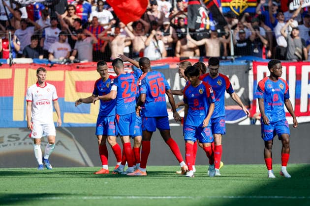 Torjubel FC Basel beim 3:0 durch Zan Celar (FC Basel, 09) , Schweiz, Fussball, Super League, 3.Spieltag, 2026 2027, FC Basel 1893 vs. FC Thun, 09.08.2026, Basel Sankt Jakob Park Schweiz *** FC Basel celebrates Zan Celar s goal to make it 3–0, FC Basel, 09, Switzerland, Soccer, Super League, Matchday 3, 2026–2027, FC Basel 1893 vs. FC Thun, August 9, 2026, Basel, St. Jakob Park, Switzerland Copyright: xGrantxHubbsx