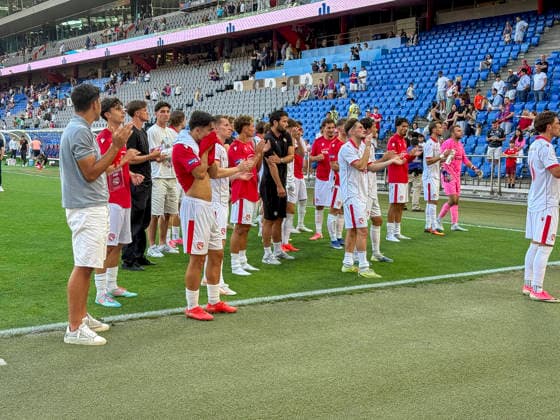 FC Thun nach dem Spiel , Schweiz, Fussball, Super League, 3.Spieltag, 2026 2027, FC Basel 1893 vs. FC Thun, 09.08.2026, Basel Sankt Jakob Park Schweiz *** FC Thun after the game, Switzerland, soccer, Super League, Matchday 3, 2026–2027, FC Basel 1893 vs. FC Thun, August 9, 2026, St. Jakob Park, Basel, Switzerland Copyright: xGrantxHubbsx