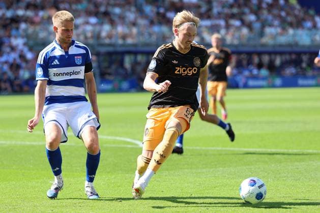 ZWOLLE - AFC Ajax Amsterdam midfielder Julian Brandt with PEC Zwolle defender Simon Graves during the Eredivisie match between PEC Zwolle and Ajax at MAC3PARK stadium on August 8, 2026 in Zwolle, the Netherlands. (Photo by DeFodi Images) - *** ZWOLLE AFC Ajax Amsterdam midfielder Julian Brandt and PEC Zwolle defender Simon Graves during the Eredivisie match between PEC Zwolle and Ajax at MAC3PARK Stadium on August 8, 2026, in Zwolle, the Netherlands. Photo by DeFodi Images