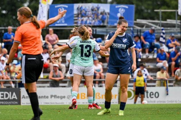 Jubel nach dem 1:0 bei Marlene Ganßer (13 Andernach) und Leonie Krump (10 Andernach). *** Celebrations after the 1-0 win by Marlene Ganßer (13, Andernach) and Leonie Krump (10, Andernach)