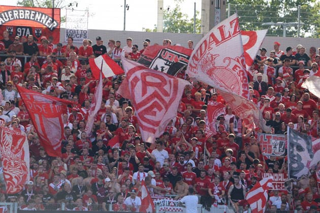 09.08.2026, Fussball, Herren, 3. Liga, Saison 2026 2027, 1. FC Saarbrücken - Rot-Weiss Essen, Die Fans (Rot-Weiss Essen) Saarbrücken Ludwigsparkstadion Saarland Deutschland (DEU) *** August 9, 2026, Soccer, Men s, 3rd Division, 2026–2027 Season, 1 FC Saarbrücken vs. Rot-Weiss Essen, The Fans, Rot-Weiss Essen, Saarbrücken, Ludwigspark Stadium, Saarland, Germany, DEU Copyright: xSebastianxBachx