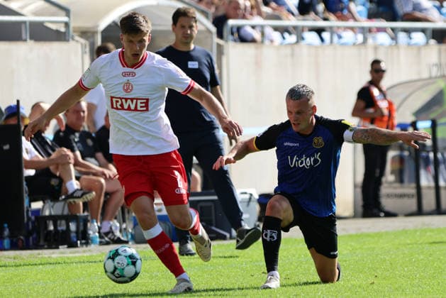 09.08.2026, Fussball, Herren, 3. Liga, Saison 2026 2027, 1. FC Saarbrücken - Rot-Weiss Essen, Florian Pick (1. FC Saarbrücken), Michael Kostka (Rot-Weiss Essen) Saarbrücken Ludwigsparkstadion Saarland Deutschland (DEU) *** August 9, 2026, Soccer, Men s, 3rd Division, 2026–2027 Season, 1 FC Saarbrücken vs. Rot-Weiss Essen, Florian Pick (1 FC Saarbrücken), Michael Kostka (Rot-Weiss Essen), Saarbrücken, Ludwigsparkstadion, Saarland, Germany, DEU Copyright: xSebastianxBachx