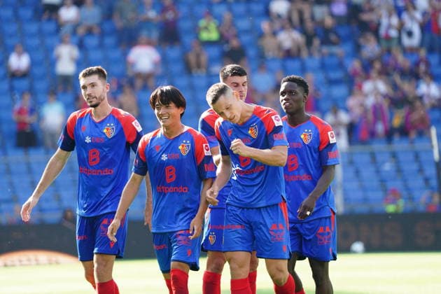09.08.2026 Schweiz Fussball Herren Super League Saison 2026-2027 FC Basel - FC Thun 4:2 Bild , Torjubel Leo Leroy, Keigo Tsunemoto Torschuetze Zan Celar Torjubel *** August 9, 2026 Switzerland Men s Soccer Super League 2026–2027 Season FC Basel vs. FC Thun 4–2 Photo: Leo Leroy and Keigo Tsunemoto celebrating a goal; Zan Celar, goal scorer; goal celebration 