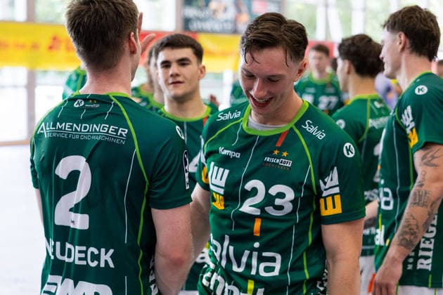 Die Spieler von FRISCH AUF! freuen sich ueber den Turniersieg, Jubel, Freude, Leidenschaft, Erfolg, Emotion, Begeisterung, positive Emotionen GER, FRISCH AUF! Goeppingen vs. TVB Stuttgart, Handball, Vorbereitung, Turnier, S-Cup Altensteig, Finale, Spielzeit 2026 2027, 09.08.2026, GER, FRISCH AUF! Goeppingen vs. TVB Stuttgart, Handball, Vorbereitung, Turnier, S-Cup Altensteig, Finale, Spielzeit 2026 2027, 09.08.2026, Altensteig *** The FRISCH AUF players are celebrating their tournament victory, Jubilation, joy, passion, success, emotion, enthusiasm, positive emotions GER, FRISCH AUF Goeppingen vs. TVB Stuttgart, handball, preseason, tournament, S Cup Altensteig, final, 2026–2027 season, August 9, 2026, GER, FRISCH AUF Göppingen vs. TVB Stuttgart, handball, preseason, tournament, S Cup Altensteig, final, 2026–2027 season, August 9, 2026, Altensteig Copyright: xEibnerxPressefoto OliverxSchmidtx EP_OST