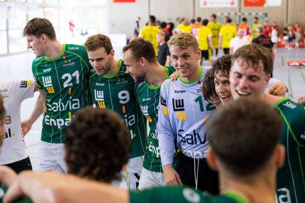 Die Spieler von FRISCH AUF! freuen sich ueber den Turniersieg, Jubel, Freude, Leidenschaft, Erfolg, Emotion, Begeisterung, positive Emotionen GER, FRISCH AUF! Goeppingen vs. TVB Stuttgart, Handball, Vorbereitung, Turnier, S-Cup Altensteig, Finale, Spielzeit 2026 2027, 09.08.2026, GER, FRISCH AUF! Goeppingen vs. TVB Stuttgart, Handball, Vorbereitung, Turnier, S-Cup Altensteig, Finale, Spielzeit 2026 2027, 09.08.2026, Altensteig *** The FRISCH AUF players are celebrating their tournament victory, Jubilation, joy, passion, success, emotion, enthusiasm, positive emotions GER, FRISCH AUF Goeppingen vs. TVB Stuttgart, handball, preseason, tournament, S Cup Altensteig, final, 2026–2027 season, August 9, 2026, GER, FRISCH AUF Göppingen vs. TVB Stuttgart, handball, preseason, tournament, S Cup Altensteig, final, 2026–2027 season, August 9, 2026, Altensteig Copyright: xEibnerxPressefoto OliverxSchmidtx EP_OST
