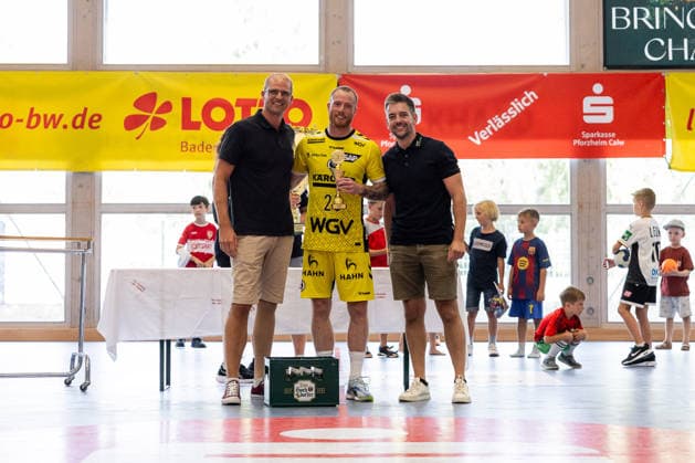 Siegerehrung TVB Stuttgart 2. Platz GER, FRISCH AUF! Goeppingen vs. TVB Stuttgart, Handball, Vorbereitung, Turnier, S-Cup Altensteig, Finale, Spielzeit 2026 2027, 09.08.2026, GER, FRISCH AUF! Goeppingen vs. TVB Stuttgart, Handball, Vorbereitung, Turnier, S-Cup Altensteig, Finale, Spielzeit 2026 2027, 09.08.2026, Altensteig *** Awards Ceremony: TVB Stuttgart Takes 2nd Place, GER, FRISCH AUF Goeppingen vs. TVB Stuttgart, Handball, Preseason, Tournament, S Cup Altensteig, Final, 2026–2027 Season, August 9, 2026, GER, FRISCH AUF Goeppingen vs. TVB Stuttgart, Handball, Preseason, Tournament, S Cup Altensteig, Final, 2026–2027 Season, August 9, 2026, Altensteig Copyright: xEibnerxPressefoto OliverxSchmidtx EP_OST