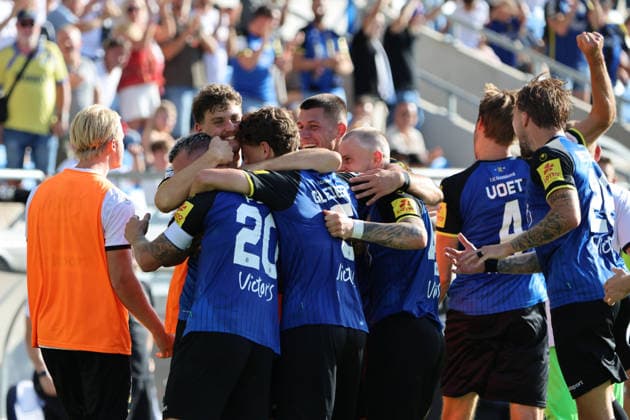 09.08.2026, Fussball, Herren, 3. Liga, Saison 2026 2027, 1. FC Saarbrücken - Rot-Weiss Essen, Torjubel zum 4:2, Torschütze: Siemen Voet (1. FC Saarbrücken) Saarbrücken Ludwigsparkstadion Saarland Deutschland (DEU) *** August 9, 2026, Soccer, Men s, 3rd Division, 2026–2027 Season, 1 FC Saarbrücken vs. Rot Weiss Essen, goal celebration after the 4–2 goal, goal scorer Siemen Voet, 1 FC Saarbrücken, Saarbrücken, Ludwigsparkstadion, Saarland, Germany, DEU Copyright: xSebastianxBachx