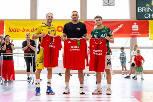 Kai HAEFNER (TVB Stuttgart, 34) ist bester Torschuetze, Vladimir CUPARA (HBW Balingen-Weilstetten, 01) ist bester Torhueter, Elias NEWEL (FRISCH AUF! Goeppingen, 40) ist bester Spieler des Turniers GER, FRISCH AUF! Goeppingen vs. TVB Stuttgart, Handball, Vorbereitung, Turnier, S-Cup Altensteig, Finale, Spielzeit 2026 2027, 09.08.2026, GER, FRISCH AUF! Goeppingen vs. TVB Stuttgart, Handball, Vorbereitung, Turnier, S-Cup Altensteig, Finale, Spielzeit 2026 2027, 09.08.2026, Altensteig *** Kai HAEFNER of TVB Stuttgart, No. 34, is the top scorer; Vladimir CUPARA of HBW Balingen Weilstetten, No. 01, is the top goalkeeper; Elias NEWEL of FRISCH AUF Göppingen, No. 40, is the tournament s best player (GER), FRISCH AUF Göppingen vs. TVB Stuttgart, Handball, Preseason, Tournament, S Cup Altensteig, Final, 2026–2027 Season, August 9, 2026, GER, FRISCH AUF Göppingen vs. TVB Stuttgart, Handball, Preseason, Tournament, S Cup Altensteig, Final, 2026–2027 season, August 9, 2026, Altensteig Copyright: xEibnerxPressefoto OliverxSchmidtx EP_OST
