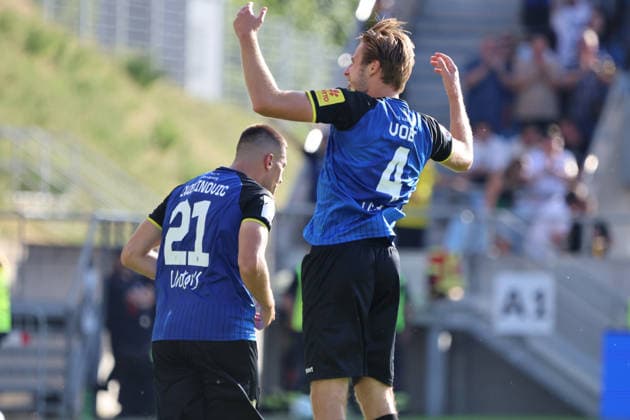 09.08.2026, Fussball, Herren, 3. Liga, Saison 2026 2027, 1. FC Saarbrücken - Rot-Weiss Essen, Torjubel zum 4:2, Torschütze: Siemen Voet (1. FC Saarbrücken) Saarbrücken Ludwigsparkstadion Saarland Deutschland (DEU) *** August 9, 2026, Soccer, Men s, 3rd Division, 2026–2027 Season, 1 FC Saarbrücken vs. Rot Weiss Essen, goal celebration after the 4–2 goal, goal scorer Siemen Voet, 1 FC Saarbrücken, Saarbrücken, Ludwigsparkstadion, Saarland, Germany, DEU Copyright: xSebastianxBachx