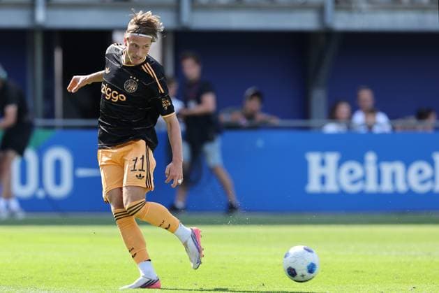 ZWOLLE - AFC Ajax Amsterdam forward Mika Godts during the Eredivisie match between PEC Zwolle and Ajax at MAC3PARK stadium on August 8, 2026 in Zwolle, Netherlands. (Photo by DeFodi Images) - *** ZWOLLE AFC Ajax Amsterdam forward Mika Godts during the Eredivisie match between PEC Zwolle and Ajax at MAC3PARK Stadium on August 8, 2026, in Zwolle, Netherlands. Photo by DeFodi Images