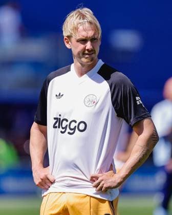 ZWOLLE , 09-08-2026 , MAC3park stadion , season 2026 2027 , Dutch Eredivisie football , match between PEC Zwolle and Ajax , picture shows Ajax player Julian Brandt PEC - Ajax  x205586098x Copyright: