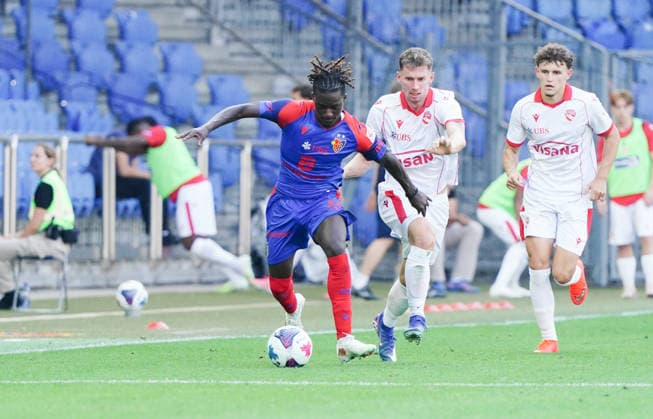 09.08.2026 Schweiz Fussball Herren Super League Saison 2026-2027 FC Basel - FC Thun 4:2 Bild , Asane Sow 8FC Basel Einzelbild Aktion *** August 9, 2026 Swiss Men s Soccer Super League 2026–2027 Season FC Basel vs. FC Thun 4–2 Photo: Asane Sow 8FC Basel Single Frame Action Shot 
