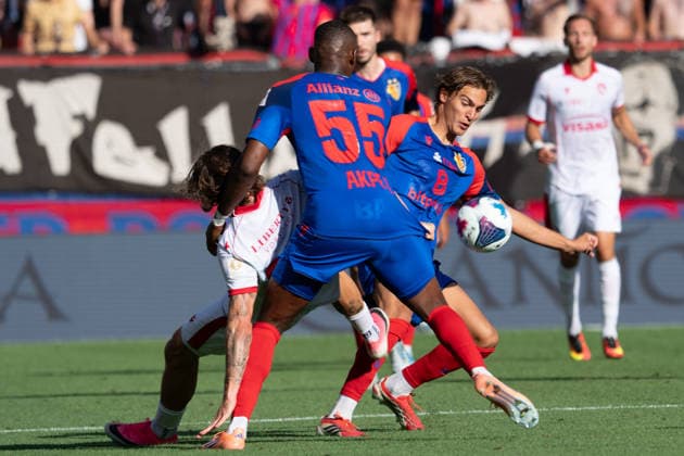 BASEL, SWITZERLAND - August 9: L-R) Marc Gutbub of Thun, Akpe Victory of Basel, Jonas Harder of Basel during the Swiss Super League 2026 27 match between FC Basel 1893 and FC Thun at St. Jakob-Park on August 9, 2026 in Basel, Switzerland. Basel Basel-Stadt Switzerland *** BASEL, SWITZERLAND, August 9: L R Marc Gutbub of Thun, Akpe Victory of Basel, Jonas Harder of Basel during the 2026–27 Swiss Super League match between FC Basel 1893 and FC Thun at St. Jakob Park on August 9, 2026, in Basel, Switzerland; Basel, Basel-Stadt, Switzerland Copyright: xJustPictures.ch PascalxvonxBürenx jp-en-EuSpIm-Pavo_Fotografie-07279