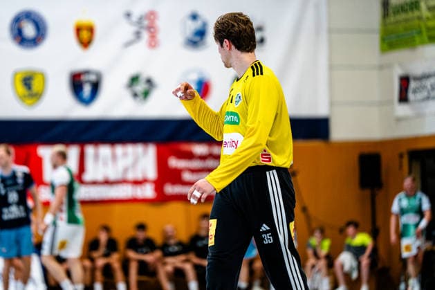 09.08.2026, xdobgx, Handball Heide-Cup 2026, TSV Hannover-Burgdorf - Handball Club Hamburg v.l. Joel Birlehm (TSV Hannover-Burgdorf, 35) Jubelt ueber gehaltenen Ball, abgewehrt, gehalten, Torhueter Schneverdingen *** August 9, 2026, xdobgx, Heide Cup 2026 Handball Tournament, TSV Hannover Burgdorf vs. Handball Club Hamburg; from left: Joel Birlehm (TSV Hannover Burgdorf), 35, celebrating a saved shot; saved, blocked; Schneverdingen goalkeeper