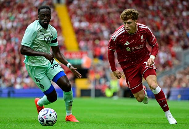 Liverpool v AS Monaco Pre-Season Friendly Liverpool s Victor Munoz battles for the ball with Monaco™s Jordan Teze during the Pre-Season Friendly match at Anfield, Liverpool 09 08 2026 UK Newspapers OUT Copyright: xChrisxNuttonx FIL-23743-0070