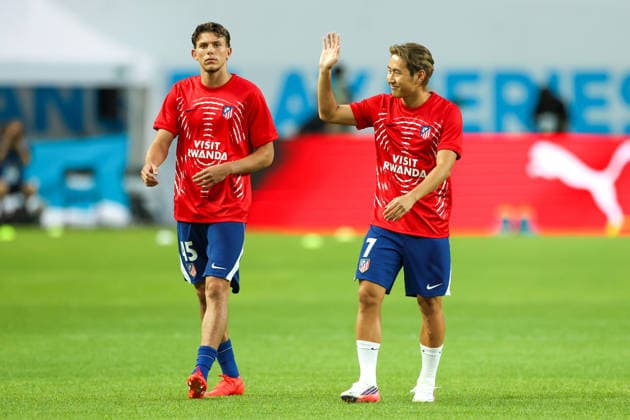 Man City vs Atletico de Madrid pre-season match in Seoul, South Korea Lee Kang-In (R) of Atletico de Madrid waves to fans prior to a pre-season friendly soccer match between Manchester City FC and Atletico de Madrid at Seoul World Cup Stadium in Seoul, South Korea, on August 09, 2026. Seoul South Korea  Copyright: xMatrixxImages JungxUi-Chelx