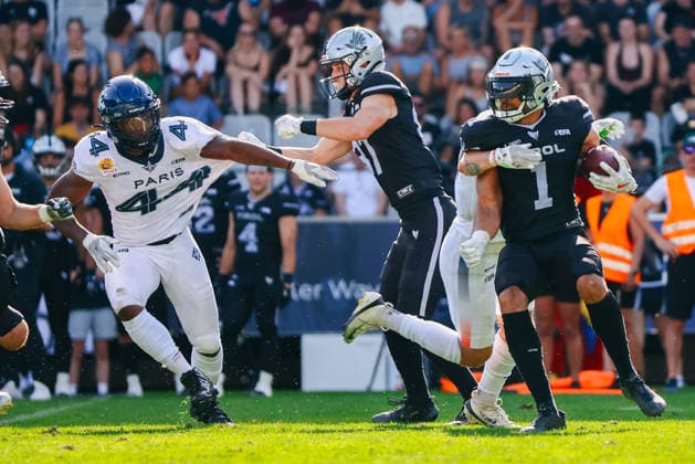 AMERICAN FOOTBALL - EFA, Raiders vs Musketeers INNSBRUCK,AUSTRIA,09.AUG.26 - AMERICAN FOOTBALL - EFA, Raiders Tirol vs Paris Musketeers. Image shows Felix Kantner (Raiders) and Stanley Zeregbe (Paris Musketeers).  GEPAxpictures xOleskiixMarusyk
