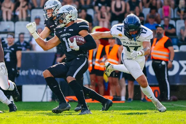 AMERICAN FOOTBALL - EFA, Raiders vs Musketeers INNSBRUCK,AUSTRIA,09.AUG.26 - AMERICAN FOOTBALL - EFA, Raiders Tirol vs Paris Musketeers. Image shows Felix Kantner (Raiders) and Stanley Zeregbe (Paris Musketeers).  GEPAxpictures xOleskiixMarusyk