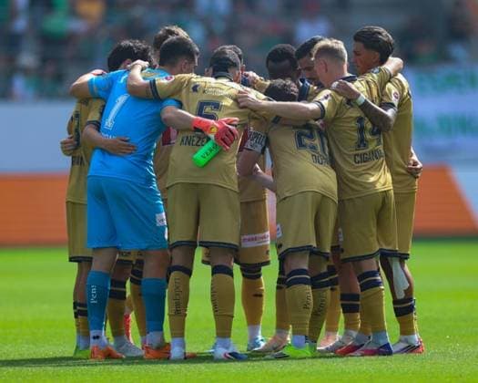 9. August 2026, Fussball, Brack Super League 2026 27, Runde 3, FC St. Gallen 1879 gegen FC Luzern, Berit Sitterstadion, St. Gallen, Schweiz Spielerkreis FC Luzern Photo: Urs Ottiger *** August 9, 2026, Soccer, Brack Super League 2026–27, Round 3, FC St. Gallen 1879 vs. FC Lucerne, Berit Sitter Stadium, St. Gallen, Switzerland. FC Lucerne players. Photo by Urs Ottiger