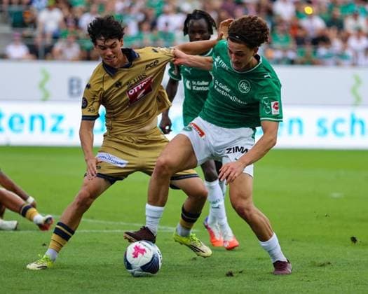 9. August 2026, Fussball, Brack Super League 2026 27, Runde 3, FC St. Gallen 1879 gegen FC Luzern, Berit Sitterstadion, St. Gallen, Schweiz Leon Frokaj (20, FC St. Gallen 1879, re.) im Zweikampf mit Jesper Löfgren (3, FC Luzern) Photo: Urs Ottiger *** August 9, 2026, Soccer, Brack Super League 2026–27, Round 3, FC St. Gallen 1879 vs. FC Lucerne, Berit Sitter Stadium, St. Gallen, Switzerland: Leon Frokaj (20), FC St. Gallen 1879, on the right in a tackle with Jesper Löfgren (3), FC Lucerne. Photo by Urs Ottiger