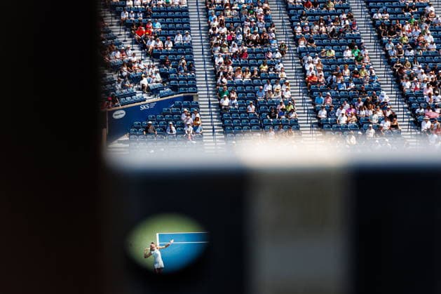August 9, 2026, Toronto, On, Canada: Elena Rybakina of Kazakhstan serves the ball to Liudmila Samsonova during round of 16 National Bank Open tennis action in Toronto, on Sunday, Aug. 9, 2026. Canada News - August 9, 2026  - ZUMAc35_ 20260809_zaf_c35_012 Copyright: xKeitoxNewmanx