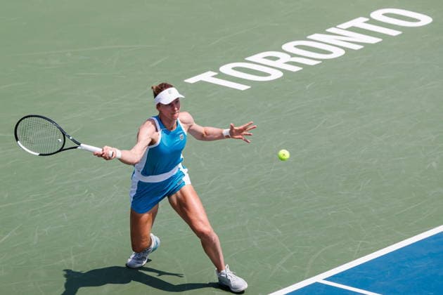 August 9, 2026, Toronto, On, Canada: Liudmila Samsonova returns the ball from Elena Rybakina of Kazakhstan during round of 16 National Bank Open tennis action in Toronto, on Sunday, Aug. 9, 2026. Canada News - August 9, 2026  - ZUMAc35_ 20260809_zaf_c35_014 Copyright: xKeitoxNewmanx