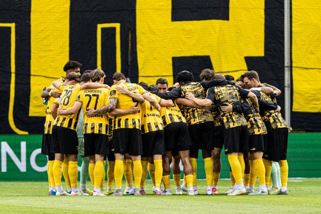 3.Liga: Alemannia Aachen - SC Verl; 09.08.2026 Alemannia Aachen im Teamkreis bis zum Spielbeginn. 3.Liga: Alemannia Aachen - SC Verl; Tivoli, Aachen; 09.08.2026 DFB regulations prohibit any use of photographs as image sequences and or quasi video. *** 3rd Division: Alemannia Aachen vs. SC Verl, August 9, 2026 – Alemannia Aachen players in a huddle before kickoff. 3rd Division: Alemannia Aachen vs. SC Verl, Tivoli, Aachen, August 9, 2026 DFB regulations prohibit any use of photographs as image sequences and or quasi-video Copyright: xBEAUTIFULxSPORTS Buriakovx