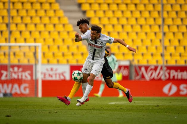 Joel da Silva Kiala (Alemannia Aachen, 37) im Duell mit seinem Gegenspieler Alemannia Aachen vs. SC Verl, Fussball, 3. Liga, 1. Spieltag, Saison 2026 2027, 09.08.2026 DFB REGULATIONS PROHIBIT ANY USE OF PHOTOGRAPHS AS IMAGE SEQUENCES AND OR QUASI-VIDEO Alemannia Aachen vs. SC Verl, Fussball, 3. Liga, 1. Spieltag, Saison 2026 2027, 09.08.2026 Aachen *** Joel da Silva Kiala of Alemannia Aachen, 37, in a duel with his opponent; Alemannia Aachen vs. SC Verl, soccer, 3rd Division, Matchday 1, 2026–2027 season, August 9, 2026 DFB regulations prohibit any use of photographs as image sequences and or quasi-video Alemannia Aachen vs. SC Verl, soccer, 3rd League, Matchday 1, 2026–2027 season, August 9, 2026, Aachen Copyright: xEibner-Pressefoto J.xDerondeaux EP_JDU