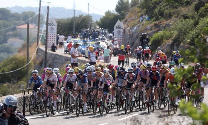 Tour de France féminin PHOTOPQR NICE MATIN Jean François Ottonello ; Nice ; 09 08 2026 ; Tour de France Femmes - Etape 9 Nice-Nice, ici dans le du col d Eze - le peloton maillot jaune dans la premiere montee 9th and final stage of the fifth edition of the Women s Tour de France cycling race, 99.2 km from Nice to Nice, southeastern France on August 9, 2026. Nice France  Copyright: xPHOTOPQR NICExMATIN MAXPPPxJeanxFrançoisxOttonellox 20260809NIM7281 20260809NIM7281
