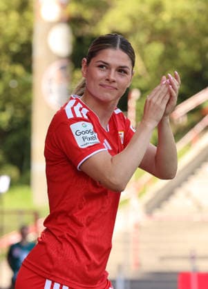 Eileen Campbell bei der Mannschaftsvorstellung im Stadion an der Alten Försterei AF Sportstätte Fußball Fussball Testspiel Frauen Damen Bundesliga Saison 2026 2027 09.08.2026 1.FC Union Berlin FCU vs Inter Mailand DFL regulations prohibit any use of photographs as image sequences and or quasi-video *** Eileen Campbell at the team presentation at the Alte Försterei Stadium AF Sports Facility Sports Soccer Women s Bundesliga Season 2026–2027 September 8, 2026 1. FC Union Berlin (FCU) vs. Inter Milan DFL regulations prohibit any use of photographs as image sequences and or quasi-video