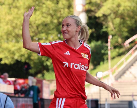 Judith Steinert bei der Mannschaftsvorstellung im Stadion an der Alten Försterei AF Sportstätte Fußball Fussball Testspiel Frauen Damen Bundesliga Saison 2026 2027 09.08.2026 1.FC Union Berlin FCU vs Inter Mailand DFL regulations prohibit any use of photographs as image sequences and or quasi-video *** Judith Steinert at the team presentation at the Stadion an der Alten Försterei AF Sports Facility Sports Soccer Women s Bundesliga Season 2026–2027 September 8, 2026 1. FC Union Berlin (FCU) vs. Inter Milan DFL regulations prohibit any use of photographs as image sequences and or quasi-video