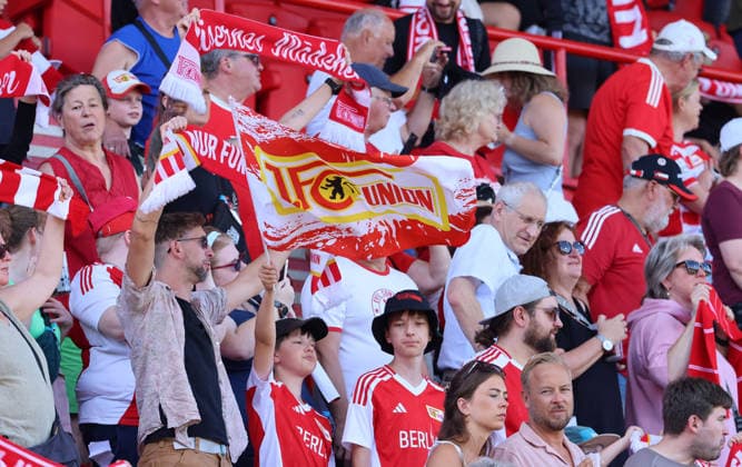 Unionfans, Fans von Union Fußball Fussball Testspiel Frauen Damen Bundesliga Saison 2026 2027 09.08.2026 1.FC Union Berlin FCU vs Inter Mailand DFL regulations prohibit any use of photographs as image sequences and or quasi-video *** Union fans, fans of Union Sport soccer, women s soccer, friendly match, Bundesliga, 2026–2027 season, September 8, 2026, 1. FC Union Berlin (FCU) vs. Inter Milan. DFL regulations prohibit any use of photographs as image sequences and or quasi-video.