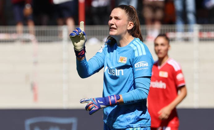 Torwart Nadine Böhi zeigend, gestikulierend Aktion Oberkörper Fußball Fussball Testspiel Frauen Damen Bundesliga Saison 2026 2027 09.08.2026 1.FC Union Berlin FCU vs Inter Mailand DFL regulations prohibit any use of photographs as image sequences and or quasi-video *** Goalkeeper Nadine Böhi pointing, gesturing; upper body action; sports; soccer; women s soccer; friendly match; Women s Bundesliga; 2026–2027 season; September 8, 2026; 1. FC Union Berlin (FCU) vs. Inter Milan; DFL regulations prohibit any use of photographs as image sequences and or quasi-video