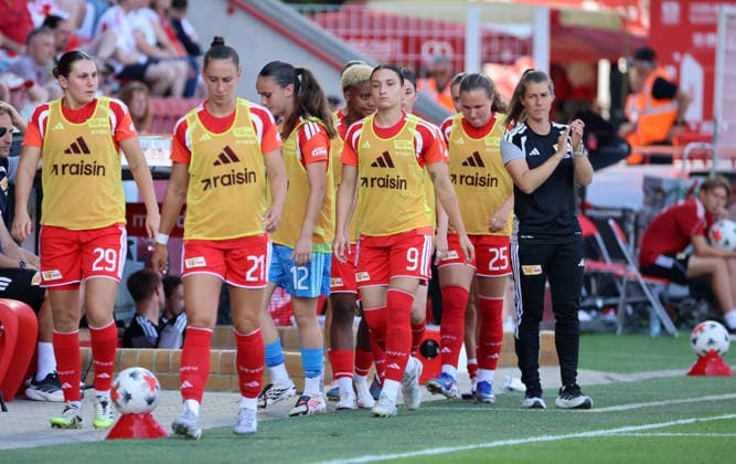 Antonia Halverkamps, Anna Weiß, Torwart Nelly Smolarczyk, Sophie Weidauer, Ida Heikkinen, Trainerin Marie Louise Eta Fußball Fussball Testspiel Frauen Damen Bundesliga Saison 2026 2027 09.08.2026 1.FC Union Berlin FCU vs Inter Mailand DFL regulations prohibit any use of photographs as image sequences and or quasi-video *** Antonia Halverkamps, Anna Weiß, goalkeeper Nelly Smolarczyk, Sophie Weidauer, Ida Heikkinen, Coach Marie Louise Eta Sports Soccer Women s Bundesliga Season 2026–2027 September 8, 2026 1. FC Union Berlin FCU vs. Inter Milan DFL regulations prohibit any use of photographs as image sequences and or quasi-video