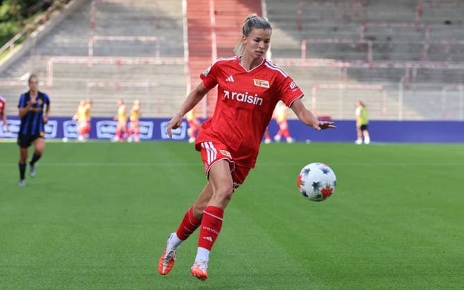Nele Bauereisen am Ball Einzelbild Freisteller Aktion Fußball Fussball Testspiel Frauen Damen Bundesliga Saison 2026 2027 09.08.2026 1.FC Union Berlin FCU vs Inter Mailand DFL regulations prohibit any use of photographs as image sequences and or quasi-video *** Nele Bauereisen on the Ball Single Image Cutout Action Sports Soccer Women s Bundesliga Season 2026–2027 September 8, 2026 1. FC Union Berlin (FCU) vs. Inter Milan DFL regulations prohibit any use of photographs as image sequences and or quasi-video