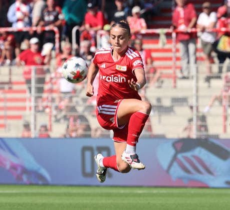 Lia Kamber am Ball Einzelbild Freisteller Aktion Fußball Fussball Testspiel Frauen Damen Bundesliga Saison 2026 2027 09.08.2026 1.FC Union Berlin FCU vs Inter Mailand DFL regulations prohibit any use of photographs as image sequences and or quasi-video *** Lia Kamber on the Ball Single Image Cutout Action Sports Soccer Women s Bundesliga Season 2026–2027 September 8, 2026 1. FC Union Berlin (FCU) vs. Inter Milan DFL regulations prohibit any use of photographs as image sequences and or quasi-video