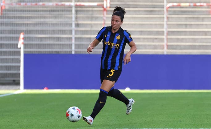 Ivana Andres am Ball Einzelbild Freisteller Aktion Fußball Fussball Testspiel Frauen Damen Bundesliga Saison 2026 2027 09.08.2026 1.FC Union Berlin FCU vs Inter Mailand DFL regulations prohibit any use of photographs as image sequences and or quasi-video *** Ivana Andres with the ball, single frame, cutout, action, sports, soccer, women s soccer, friendly match, Women s Bundesliga, 2026–2027 season, September 8, 2026, 1. FC Union Berlin (FCU) vs. Inter Milan. DFL regulations prohibit any use of photographs as image sequences and or quasi-video.
