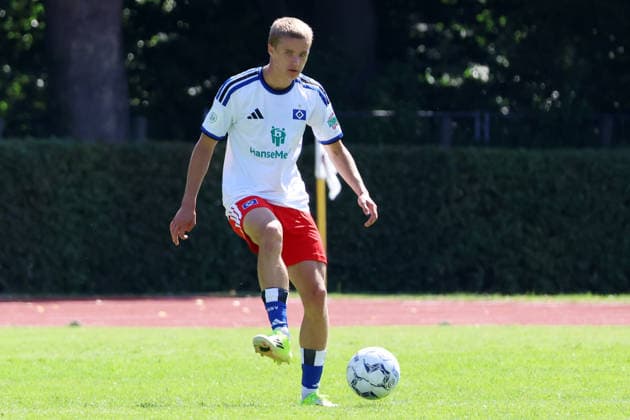 Fußball, U19, FC St. Pauli - Hamburger SV U19 DFB-Nachwuchsliga - Vorrunde Gruppe A FC St.Pauli - Hsamburger SV im Hammer Park Stadion Maximilian Schmid (HSV) *** U19 DFB Youth League Preliminary Round, Group A: FC St. Pauli vs. Hsamburger SV at Hammer Park Stadium; Maximilian Schmid (HSV)
