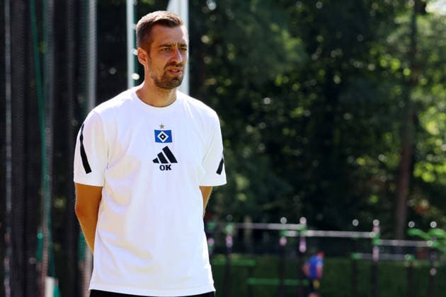 Fußball, U19, FC St. Pauli - Hamburger SV U19 DFB-Nachwuchsliga - Vorrunde Gruppe A FC St.Pauli - Hsamburger SV im Hammer Park Stadion Trainer Oliver Krause (HSV) *** U19 DFB Youth League Preliminary Round, Group A: FC St. Pauli vs. Hamburg SV at Hammer Park Stadium; Coach: Oliver Krause (HSV)