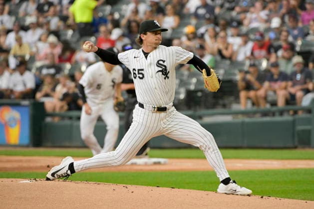 Chicago White Sox starting pitcher Davis Martin (65) throws against Cleveland Guardians during the first inning at Rate Field in Chicago, IL on Sunday, August 9, 2026.  CHI20260809101 MARKxBLACK