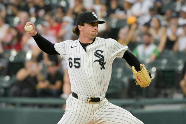 Chicago White Sox starting pitcher Davis Martin (65) throws against Cleveland Guardians during the first inning at Rate Field in Chicago, IL on Sunday, August 9, 2026.  CHI20260809102 MARKxBLACK