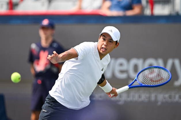 MONTREAL, QC - AUGUST 09: Learner Tien (USA) returns the ball during a fourth round match at National Bank Open on August 09, 2026 at IGA Stadium in Montreal, QC (Photo by David Kirouac Icon Sportswire) TENNIS: AUG 09 National Bank Open EDITORIAL USE ONLY Icon26080902726