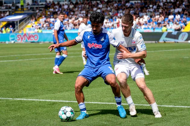 v.li.: Yasin Zor (TSG II, 10), Jonas Dirkner (Rostock, 6), Zweikampf, Spielszene, Duell, duel, tackle, tackling, Dynamik, Action, Aktion, 09.08.2026, Sinsheim (Deutschland), Fussball, 3. Liga, TSG 1899 Hoffenheim II - Hansa Rostock, DFB DFL REGULATIONS PROHIBIT ANY USE OF PHOTOGRAPHS AS IMAGE SEQUENCES AND OR QUASI-VIDEO. *** v li Yasin Zor TSG II, 10, Jonas Dirkner Rostock, 6, tackle, game scene, duel, tackle, tackling, dynamism, action, 09 08 2026, Sinsheim, Germany, soccer, 3rd Division, TSG 1899 Hoffenheim II vs. Hansa Rostock, DFB and DFL regulations prohibit any use of photographs as image sequences and or quasi-video xozx