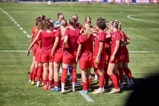 09.08.2026, GER, Frauenfußball, Bundesliga, Testspiel, 2026 2027, RB Leipzig - PEC Zwolle Mannschaftskreis, RB Leipzig, vorm Anpfiff Leipzig Sportschule Egidius Braun Sachsen Deutschland *** August 9, 2026, GER, Women s Soccer, Bundesliga, Friendly Match, 2026–2027, RB Leipzig vs. PEC Zwolle Squad, RB Leipzig, Before Kickoff, Leipzig Sports School, Egidius Braun, Saxony, Germany