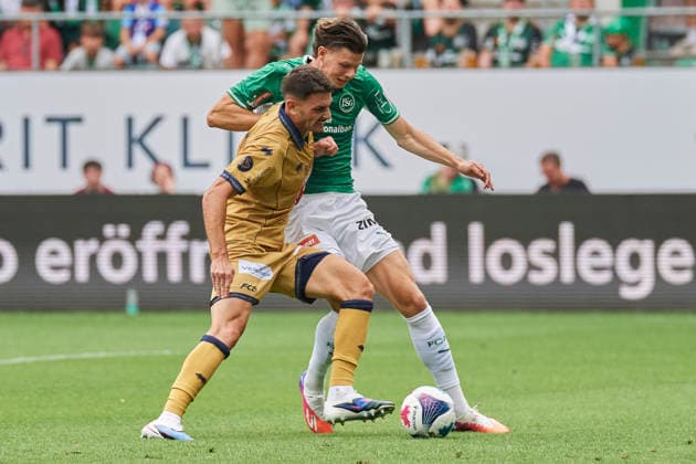 Brack Super League 2026 2027 FC St. Gallen 1879 vs. FC Luzern, St. Gallen, Schweiz St. Gallen, Schweiz, 9. August 2026. Stefan Knezevic und Andrin Hunziker während des Brack Super League Spiels FC St. Gallen 1879 gegen FC Luzern in St. Gallen. *** Brack Super League 2026–2027: FC St. Gallen 1879 vs. FC Lucerne, St. Gallen, Switzerland St. Gallen, Switzerland, August 9, 2026 Stefan Knezevic and Andrin Hunziker during the Brack Super League match between FC St. Gallen 1879 and FC Lucerne in St. Gallen