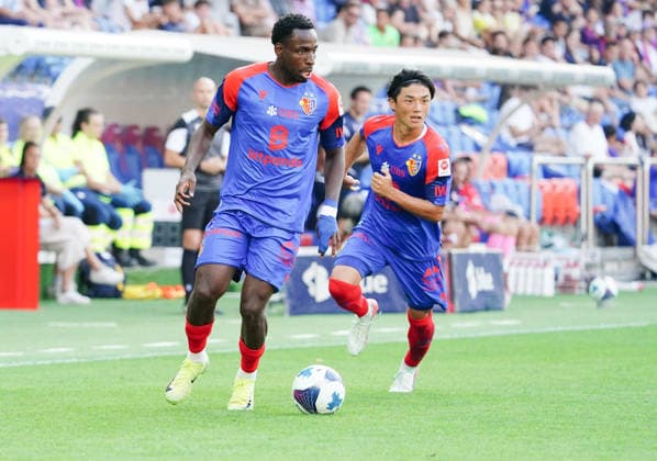 09.08.2026 Schweiz Fussball Herren Super League Saison 2026-2027 FC Basel - FC Thun 4:2 Bild , Victory Akpe - KeigoTsunemoro FC Basel Aktion *** August 9, 2026 Swiss Men s Soccer Super League 2026–2027 Season FC Basel vs. FC Thun 4–2 Photo: Victory Akpe and Keigo Tsunemoro, FC Basel in action 