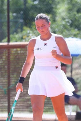 Leipzig Open 2026, ITF-Finale: Ida Wobker vs. Irene Burillo, 09.08.2026 Ida Wobker (Deutschland GER) im Finale. Siegerfaust. Leipzig Open 2026, ITF World Tennis Tour, 09.08.2026 auf der Anlage des Leipziger Tennisclubs 1990 in der Sportforum-Nordanlage. *** Leipzig Open 2026, ITF Final: Ida Wobker vs. Irene Burillo, August 9, 2026—Ida Wobker of Germany (GER) celebrates her victory in the final at the Leipzig Open 2026, ITF World Tennis Tour, August 9, 2026, at the Leipzig Tennis Club 1990 on the Sportforum Nordanlage grounds Copyright: xBEAUTIFULxSPORTS JanxKaeferx