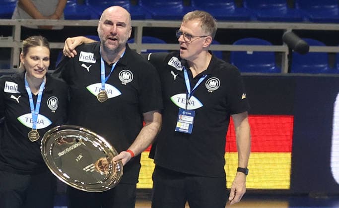 09.08.2026 Belgrade Germany-Slovenia European U18 men s handball championship final tournament final match Isabell Roch,Erik Wudtke,Martin Heuberger Germany celebrate Euro champion plate :